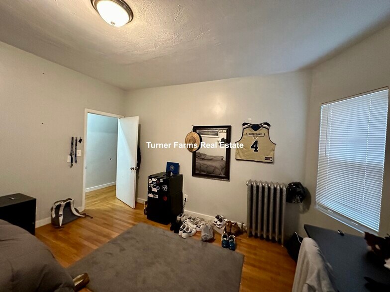 Building Photo - 109 Pleasant St