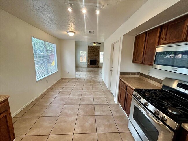 Building Photo - 20171 Newmint Ct