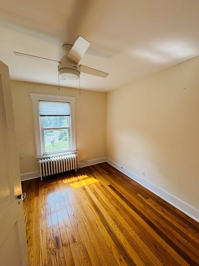 Building Photo - 131 Berry Hill Rd