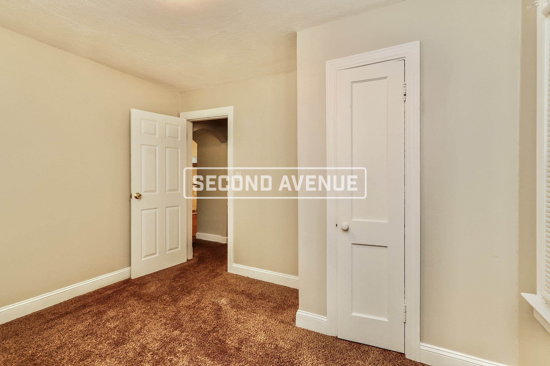 Building Photo - 3746 Kahlert Ave