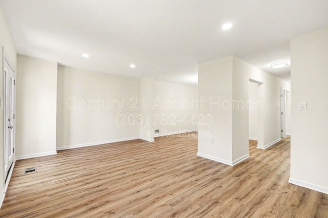 Building Photo - 7245 Reservoir Rd