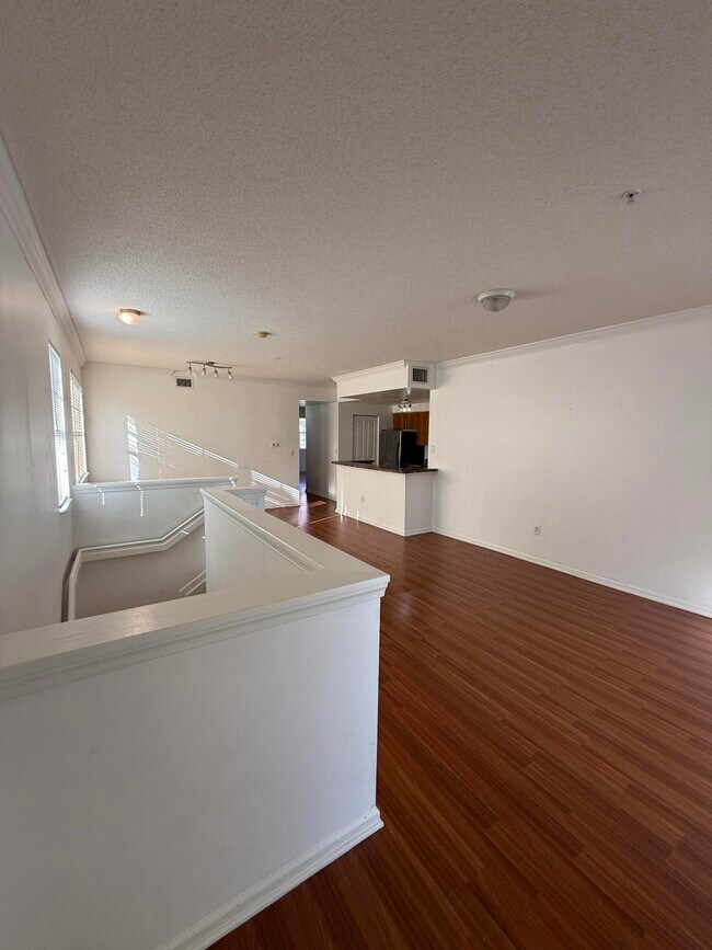 Building Photo - 5800 W Sample Rd