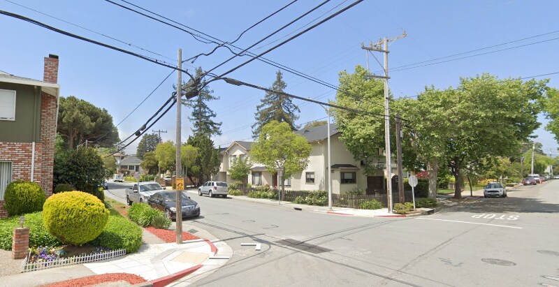 Building Photo - 739 Highland Ave