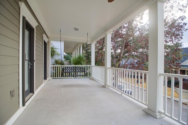 Building Photo - 612 Daggett St