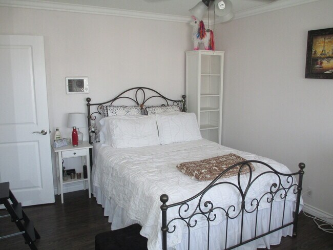 Building Photo - Upgraded 1 Bed 1 Bath Condo In North Park-...
