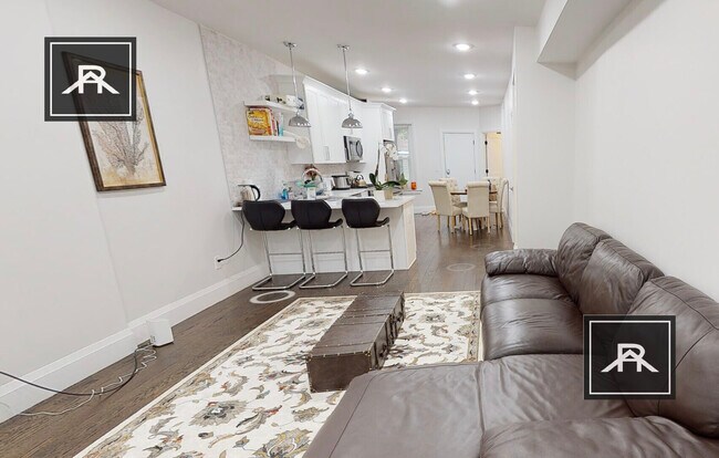 Building Photo - 5 Strathmore Rd