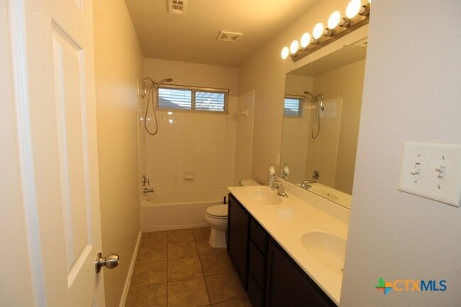 Building Photo - 2306 Jesse Dr