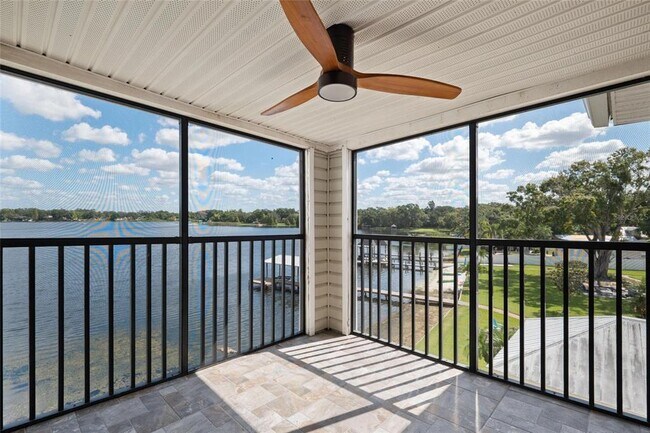 Building Photo - 3127 W Sligh Ave