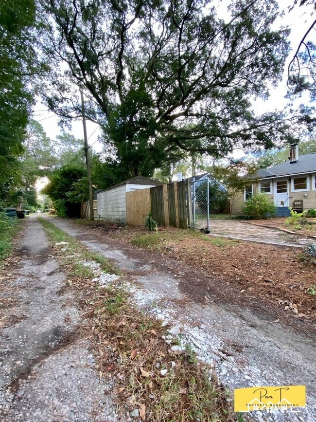 Building Photo - The home you want in Ardsley Park