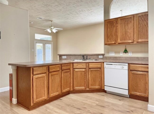 Building Photo - 6122 Sandy Valley Dr