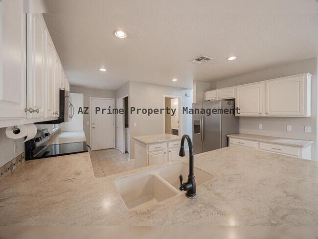 Building Photo - 7442 W Via Del Sol Dr