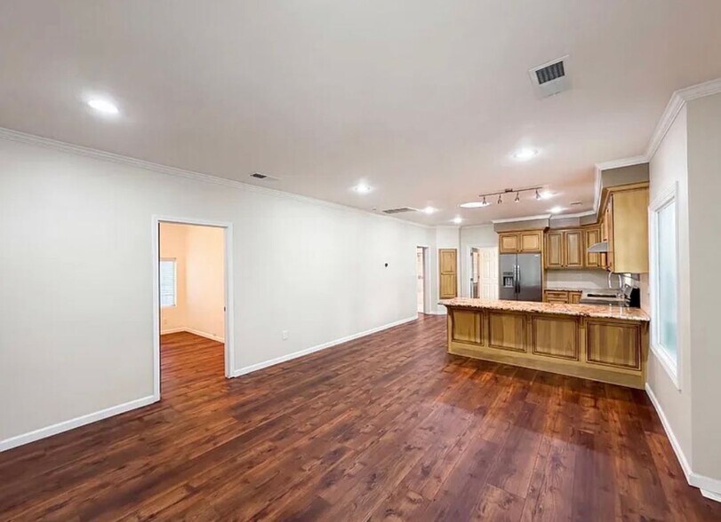 Building Photo - 231 22nd St