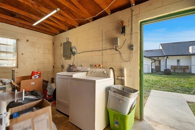 Building Photo - 3704 Wells St