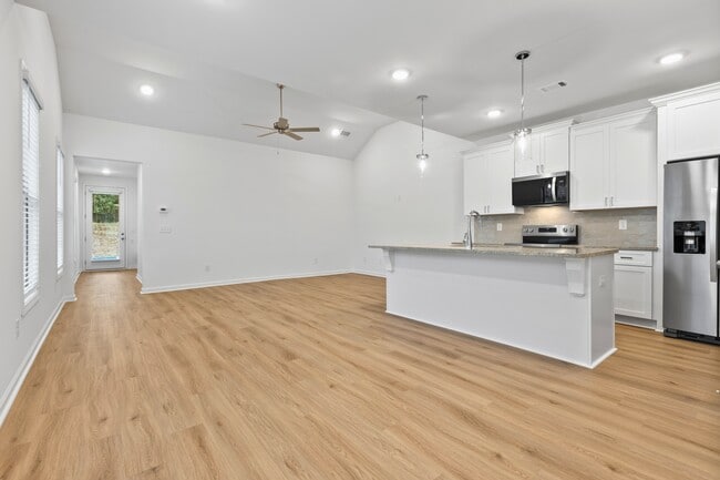 Building Photo - 126 Summer St