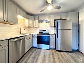Building Photo - Newton Family-Friendly modern 2-bed with h...