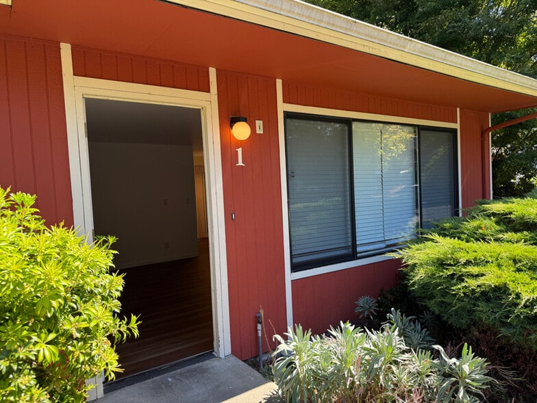 Building Photo - 23820 Edmonds Way