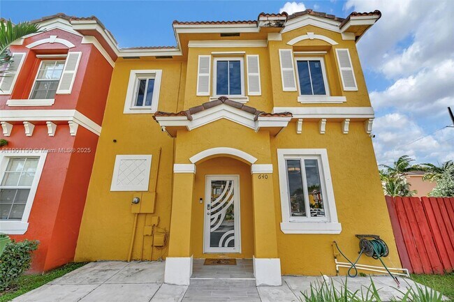 Building Photo - 640 SE 1st St