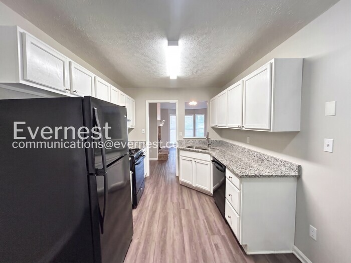 Building Photo - 313 Silverthorne Cir