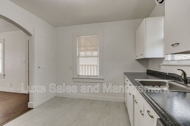 Building Photo - 119 NW 27th St