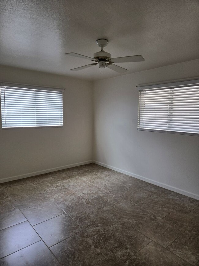 Building Photo - 2 Bedroom, 2 Bath Home.  SECTION 8 ACCEPTED!