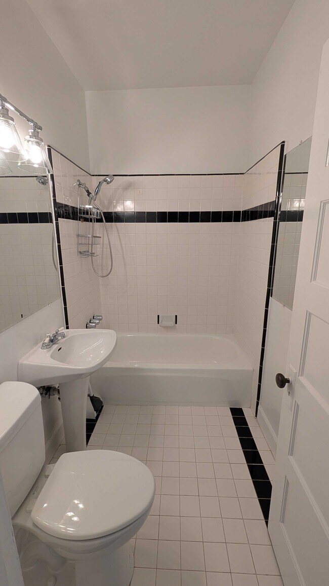 Building Photo - 541 Mason St