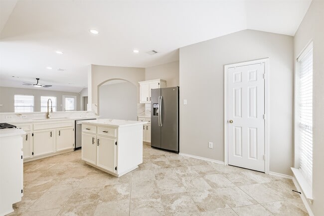 Building Photo - 26845 Iron Manor Ln