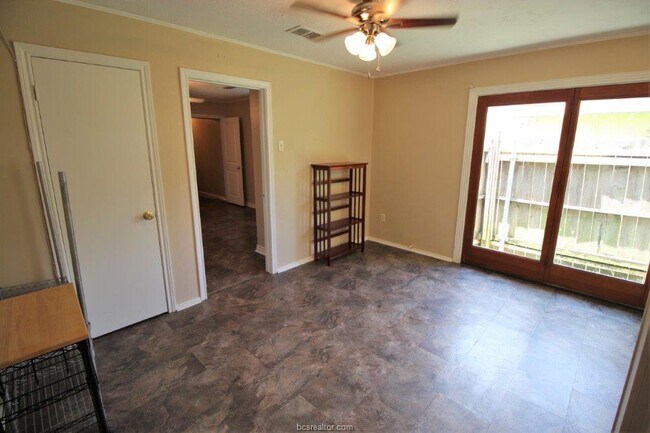 Building Photo - 1015 Milner Dr