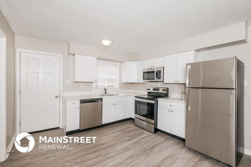 Building Photo - 7809 Axtell Ave