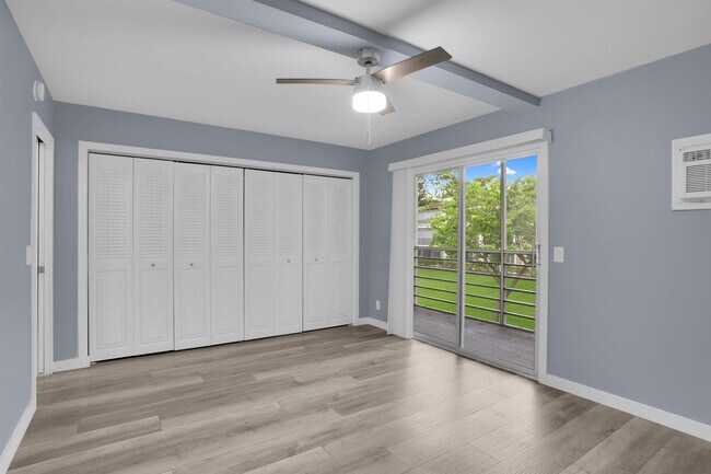 Building Photo - 104 Mansfield C