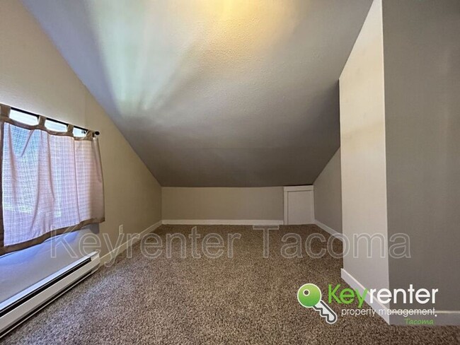 Building Photo - Captivating 3 Bed - 1 Bath Tacoma Home