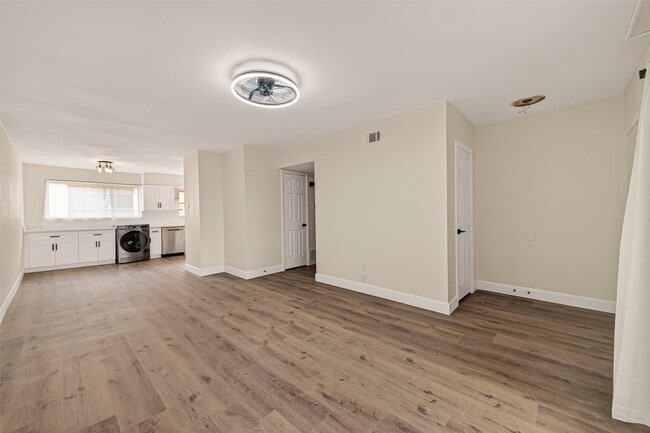 Building Photo - 7714 Renwick Dr