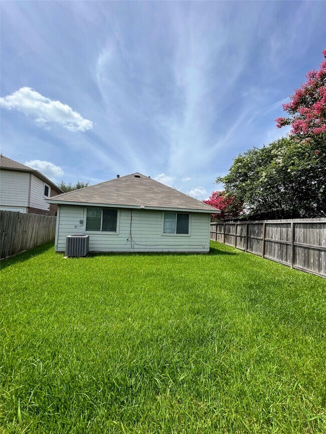 Building Photo - 4010 Bealey Ln