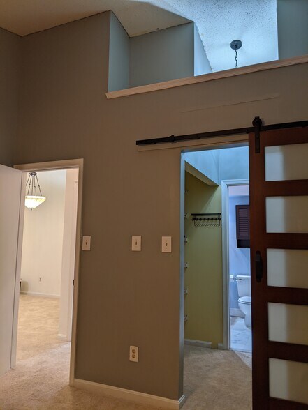Building Photo - 7705 Lafayette Forest Dr