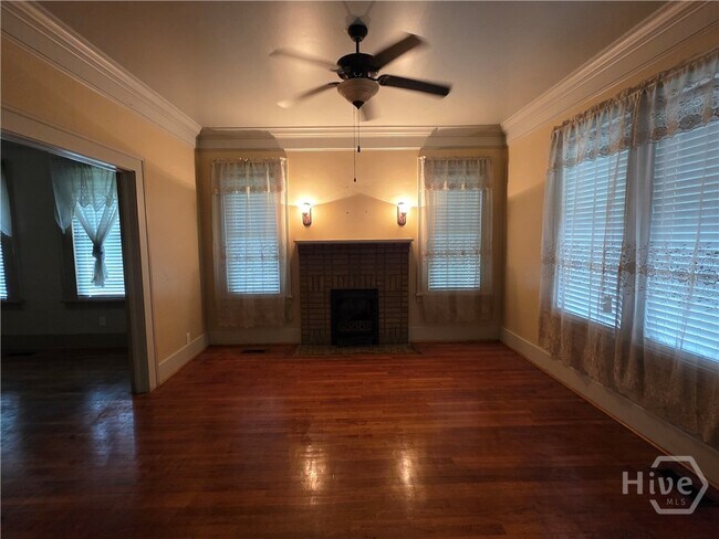 Building Photo - 105 Forrest Ave
