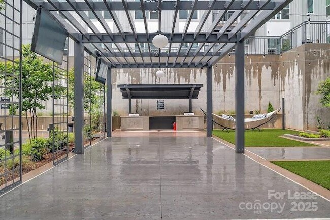 Building Photo - 2020 W Morehead St