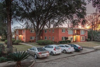 Building Photo - South Highlands 2bed/1bath