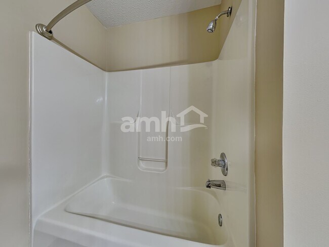 Building Photo - 1209 Nottingham Rd