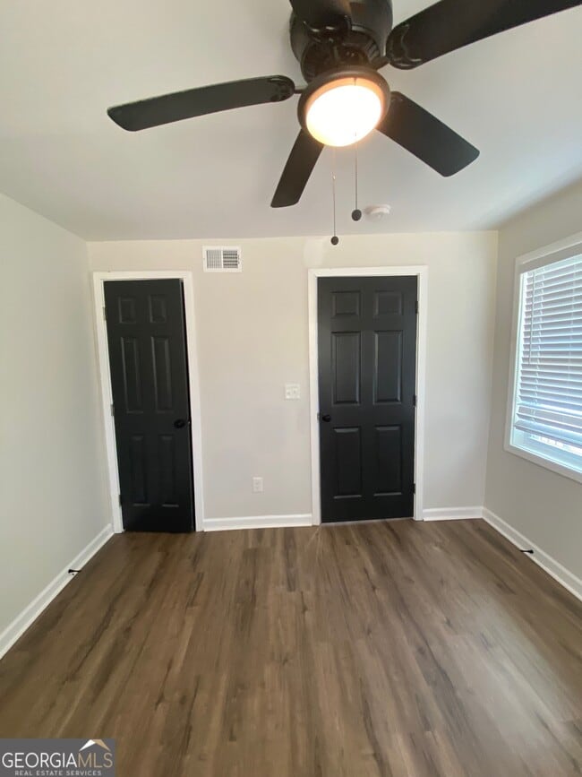 Building Photo - 901 Pacific Ave