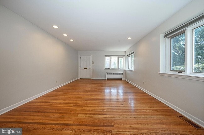 Building Photo - 1457 Manoa Rd