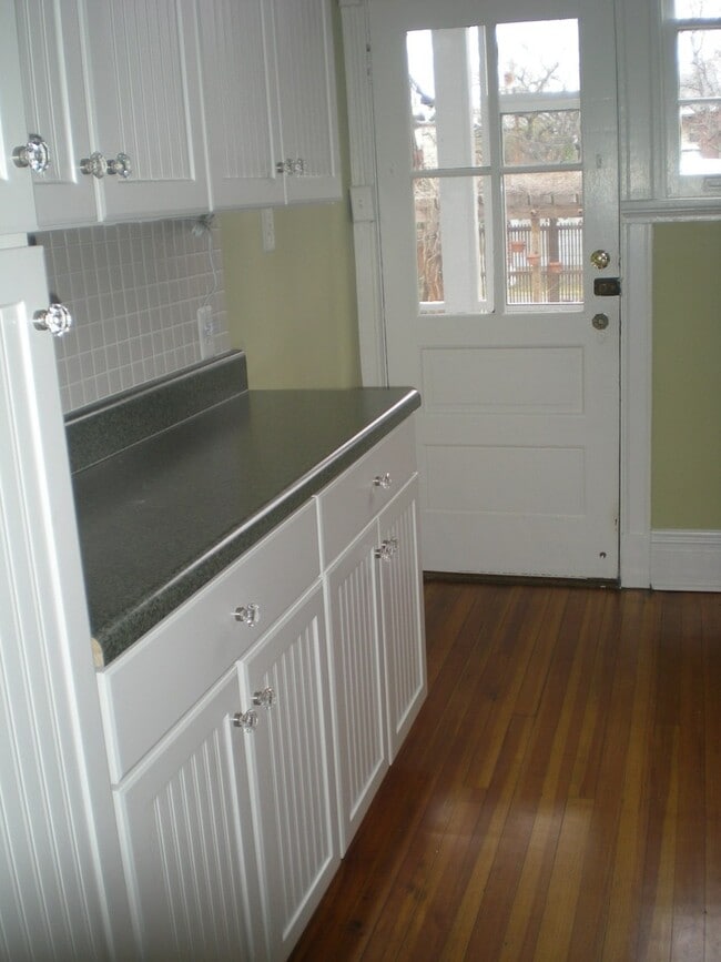 Building Photo - Sunny 3 BR / 2 BA Beautiful Home in Museum...