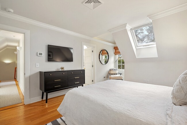 Building Photo - 556 Riversville Rd