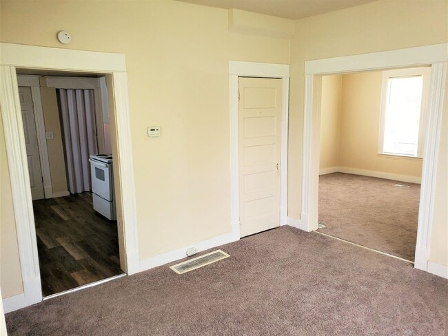 Building Photo - Fantastically updated Monroe District Area 3BR/1.5BA House