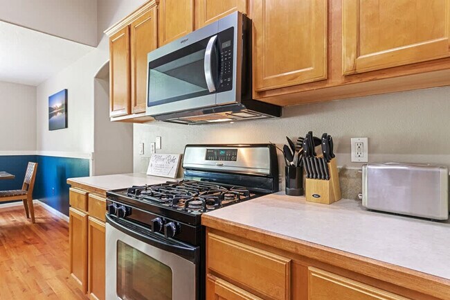 Building Photo - 2480 W San Remo Ct