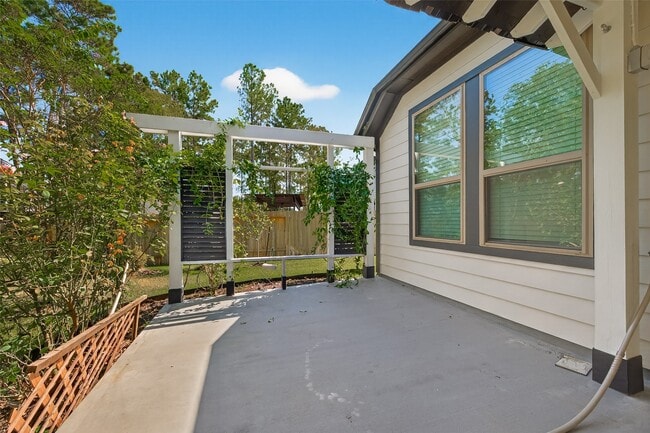 Building Photo - 381 Andes Dr