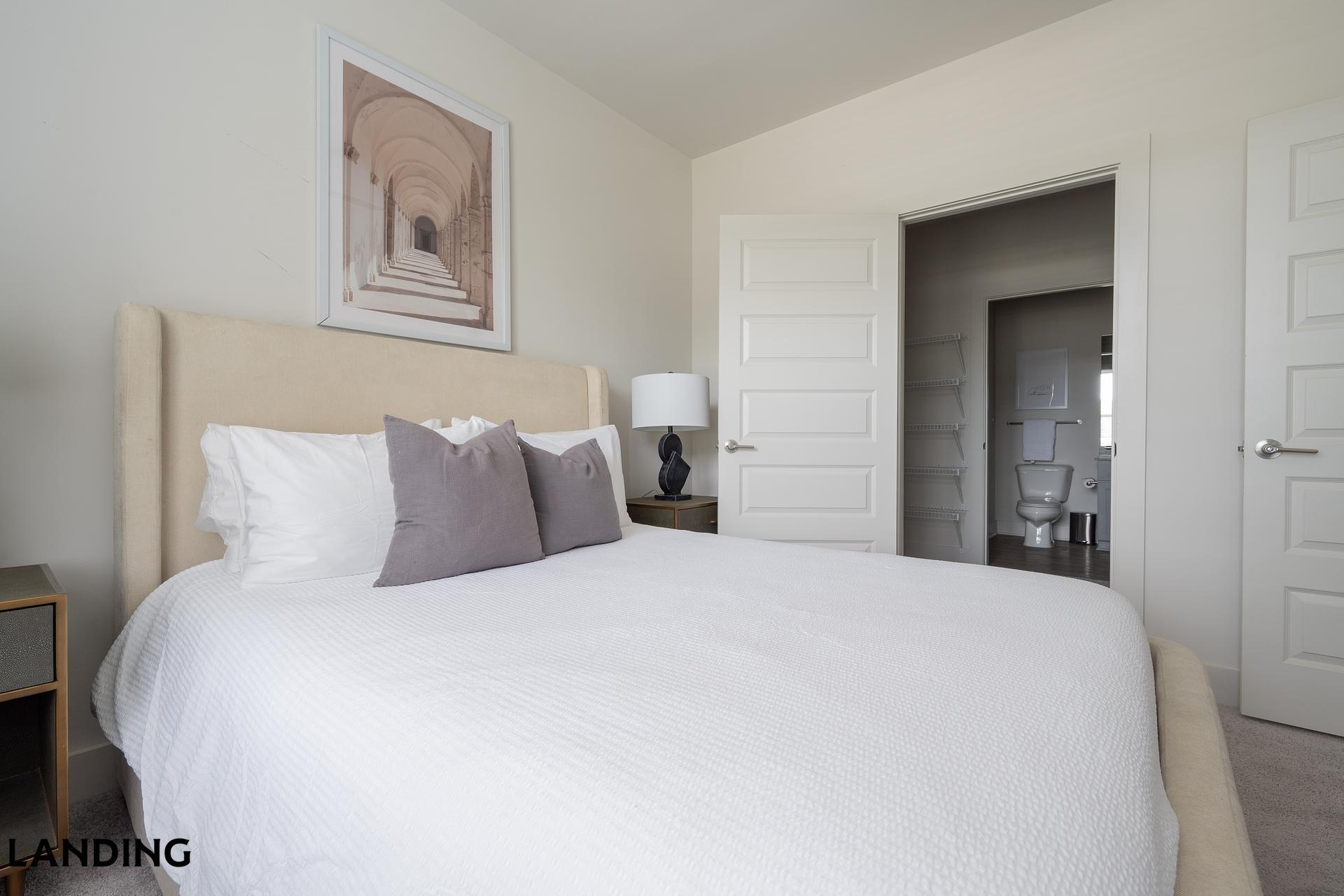 Building Photo - 404 W 26th St