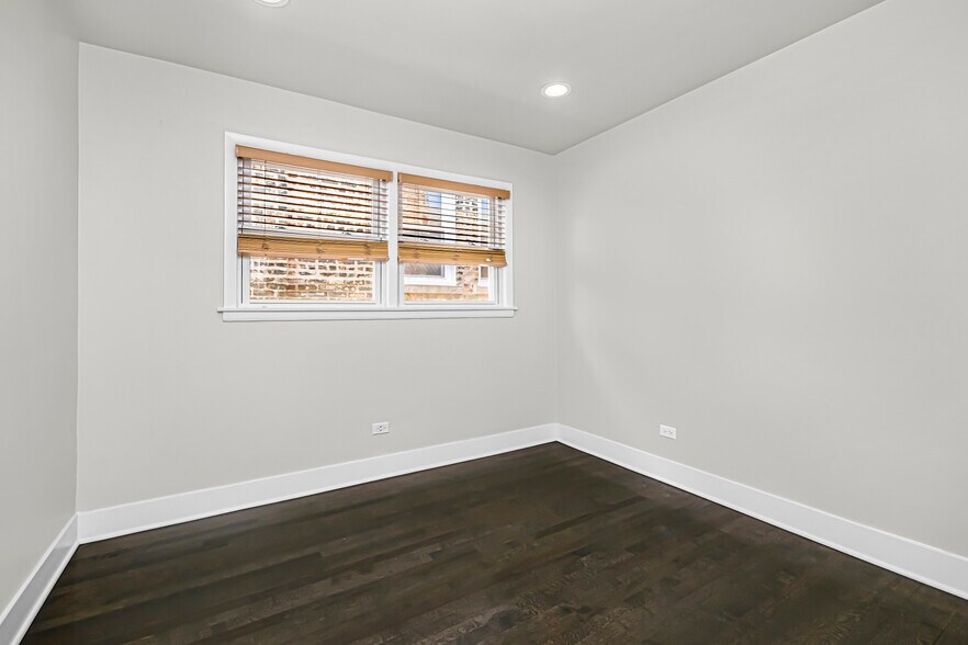 Building Photo - 6459 N Wayne Ave