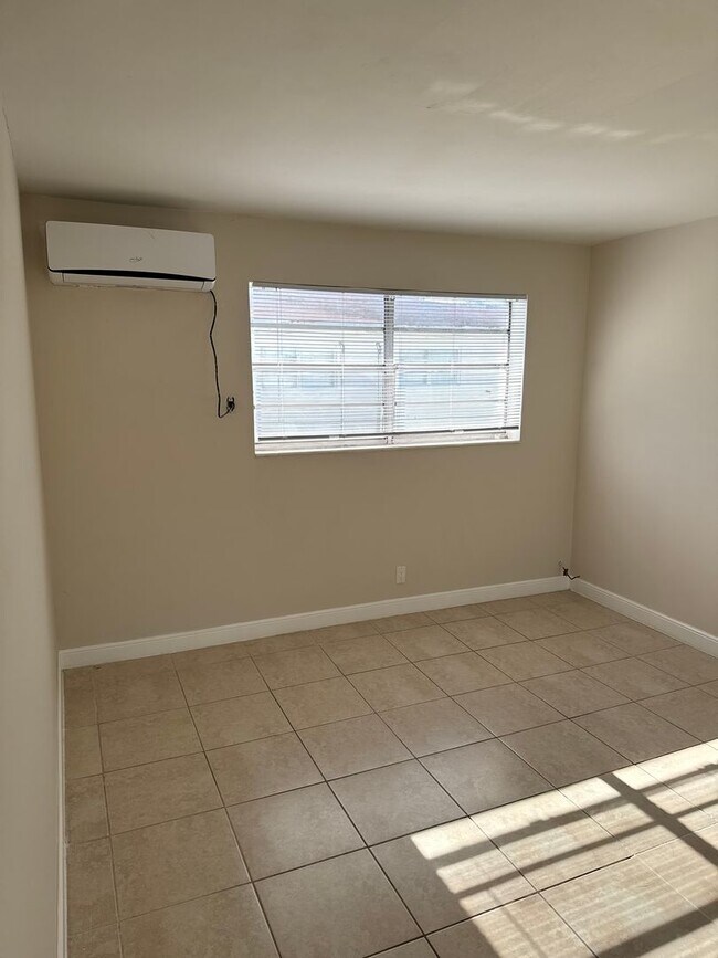 Building Photo - 2b1b For Rent NOW SPECIAL OFFER- Rent Today For Only $1725 per month and one month rent free!