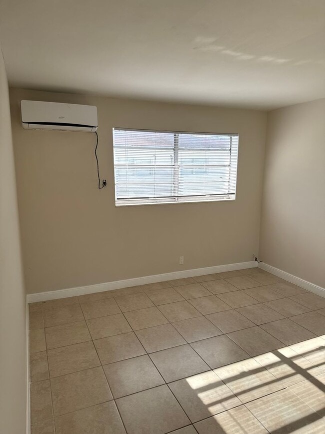 Building Photo - 2b1b For Rent NOW SPECIAL OFFER- Rent Today For Only $1745 per month and one month rent free!