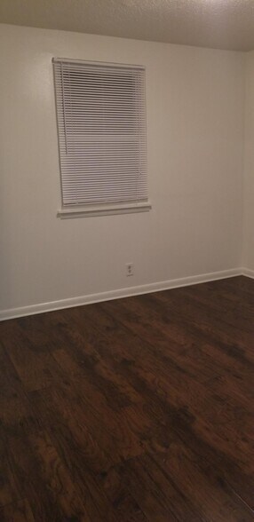 Building Photo - 104 Tuckahoe Square E