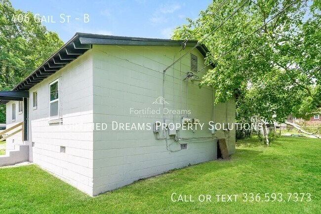 Building Photo - 406 Gail St
